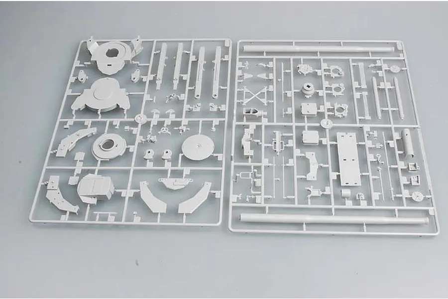 Trumpeter 1/35 M198 155mm Medium Towed Howitzer Scaled Plastic Model Kit image 30125