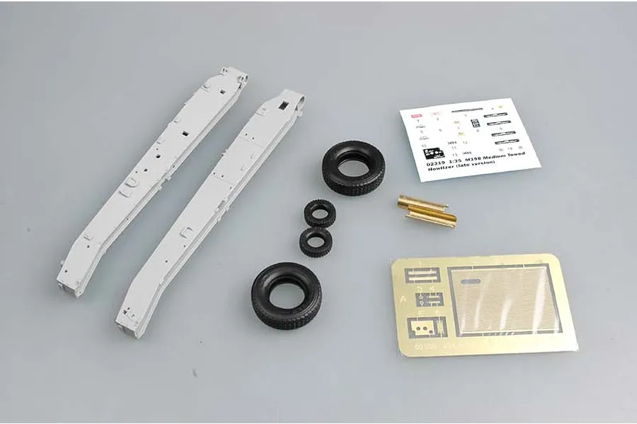 Trumpeter 1/35 M198 155mm Medium Towed Howitzer Scaled Plastic Model Kit image 30133