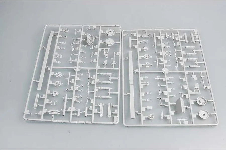 Trumpeter 1/35 M198 155mm Medium Towed Howitzer Scaled Plastic Model Kit image 30134