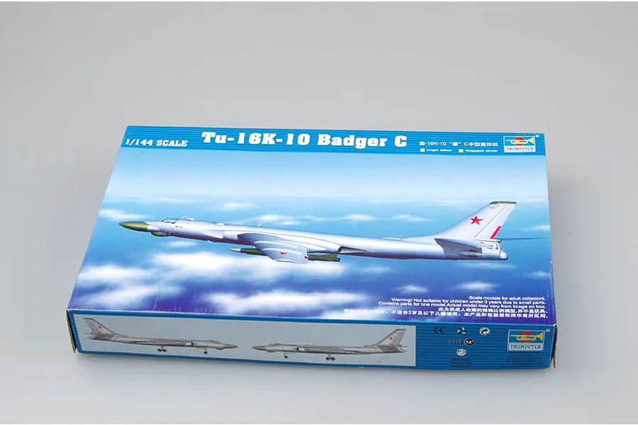 Trumpeter 1/144 Tu-16K-10 Badger G Bomber Jet Scaled Plastic Model Kit image 3