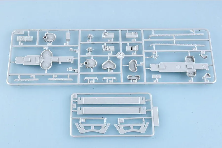 Trumpeter 1/350 USS The Sullivans DD-537 Destroyer Plastic Model Kit image 30147