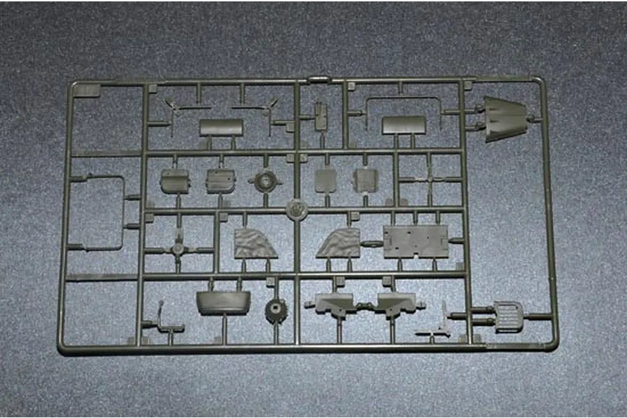Trumpeter 1/35 Soviet GAZ-67B Military Staff Car Scaled Plastic Model Kit image 30156
