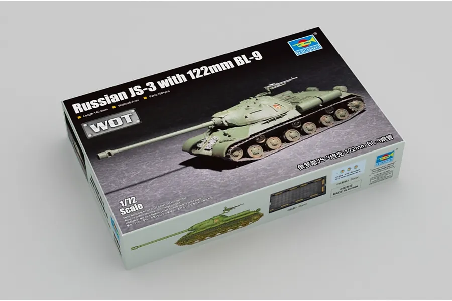 Trumpeter 1/72 scale Russian JS-3 with 122mm BL-9 tank model kit box, featuring artwork of the green tank on a grey background.