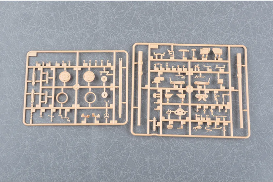 Trumpeter 1/35 122MM Howitzer PLA PL96 Scaled Plastic Model Kit image 30399