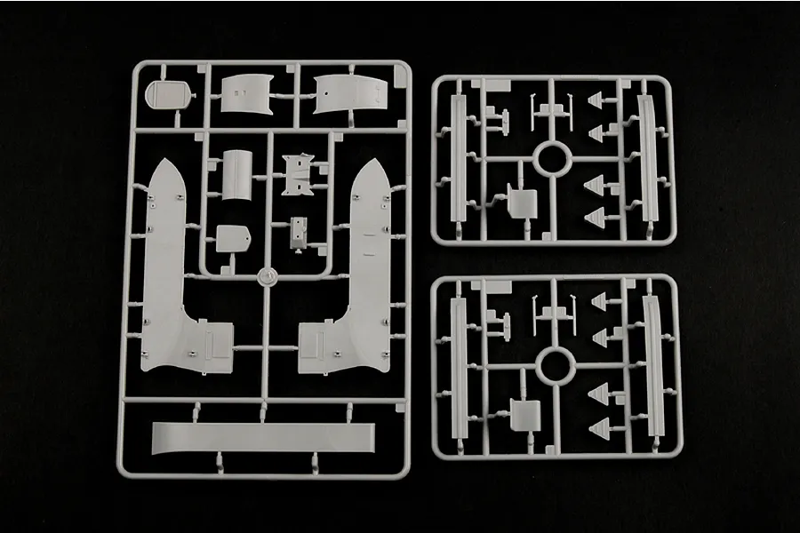 Trumpeter 1/35 Soviet Aerosan RF-8/GAZ-98 Scaled Plastic Model Kit image 30436