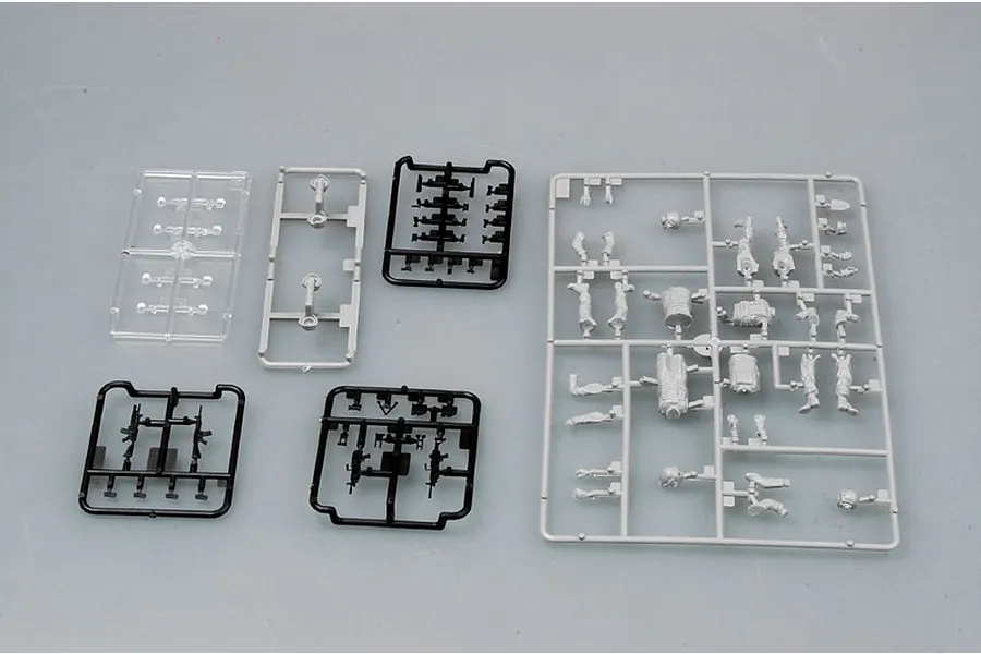Trumpeter 1/35 Modern U.S. Army Armor Crewman &amp;amp; Infantry Scaled Plastic Model Kit image 30474