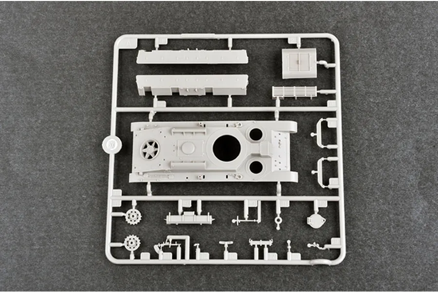 Trumpeter 1/72 Soviet T-28 Medium (Welded) Tank Scaled Plastic Model Kit image 30555