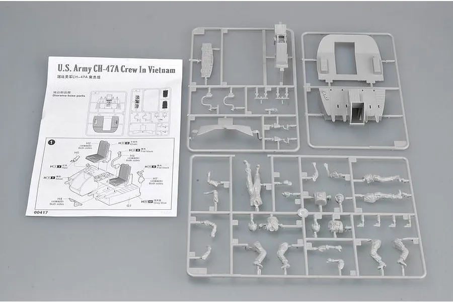 Trumpeter 1/35 US Vietnam CH-47 Chinook Crew Scaled Plastic Model Kit image 30738