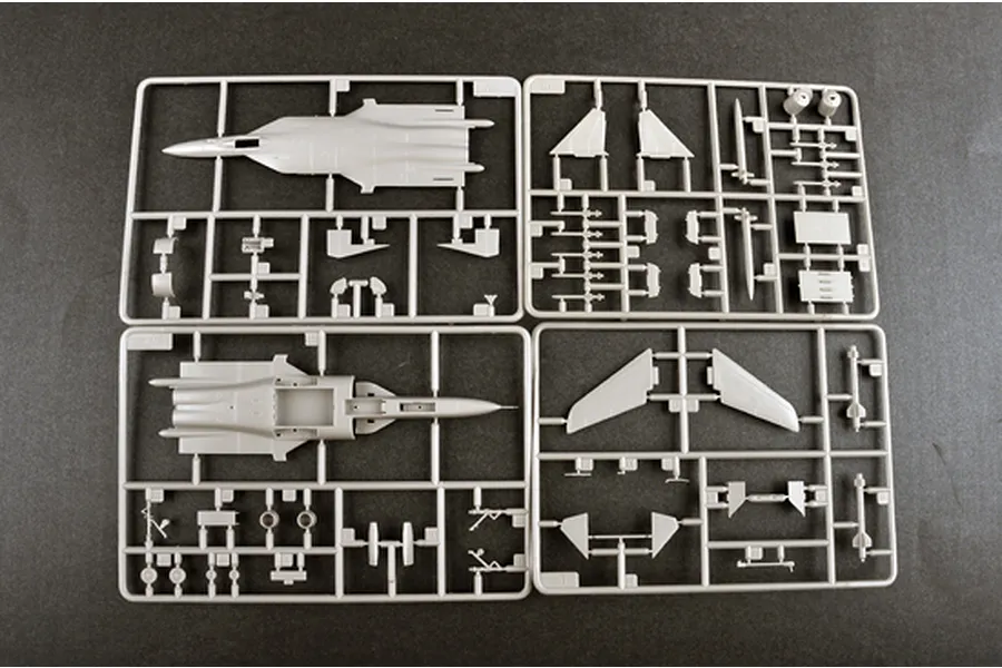 Trumpeter 1/144 Sukhoi SU-47 Berkut Fighter Jet Scaled Plastic Model Kit image 30783
