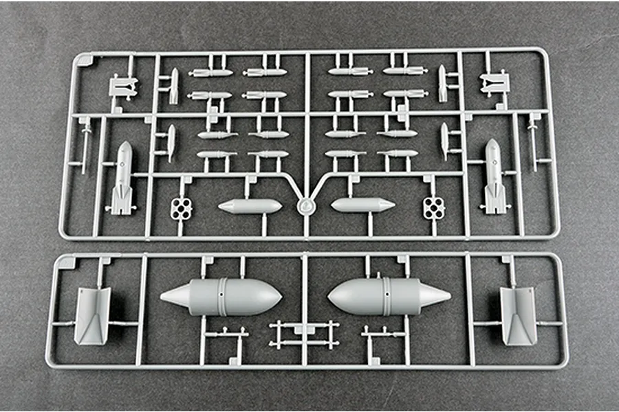 Trumpeter 1/24 Junkers Ju-87G-2 Stuka Bomber Scaled Plastic Model Kit image 37509