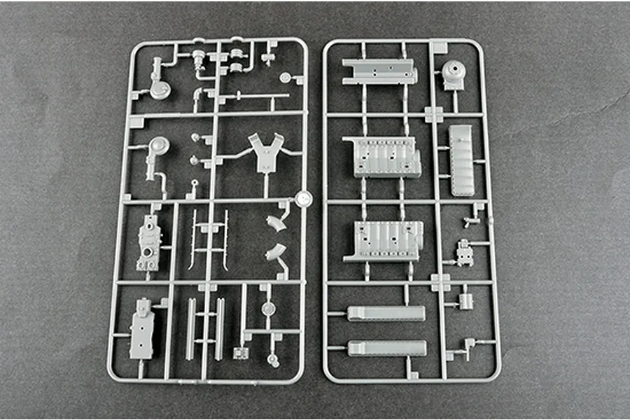 Trumpeter 1/24 Junkers Ju-87G-2 Stuka Bomber Scaled Plastic Model Kit image 37511