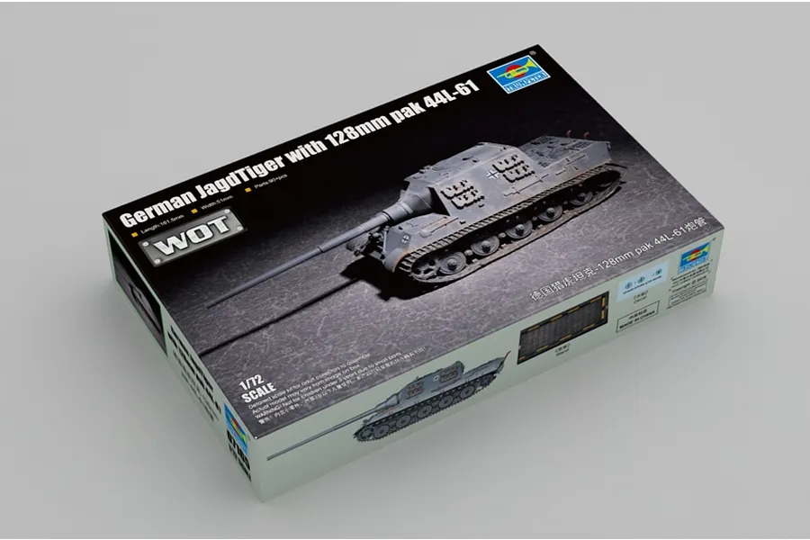 Trumpeter 1/72 scale German JagdTiger plastic model kit box, featuring artwork of the tank and World of Tanks branding.