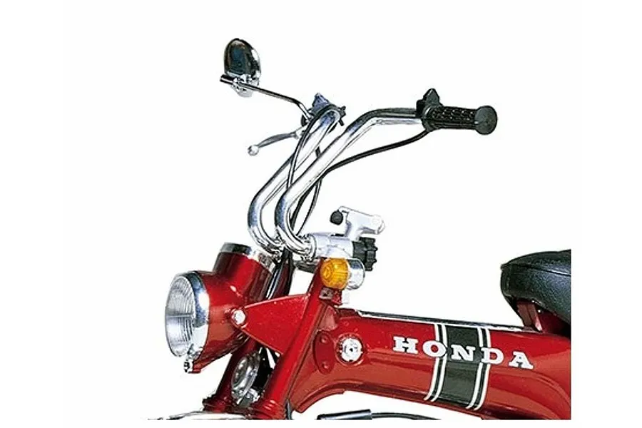 Tamiya 1/6 Honda Dax Export ST70 Motorcycle Plastic Model Kit image 38304