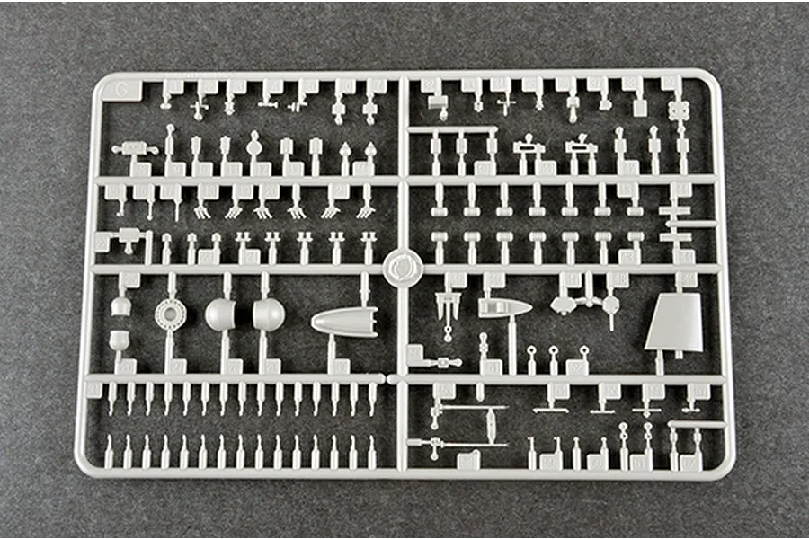A grey plastic model kit sprue labeled G, containing numerous small parts for a 1/350 scale ship model.