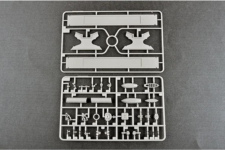 Trumpeter 1/350 HMS Kent Frigate Plastic Model Kit image 41225