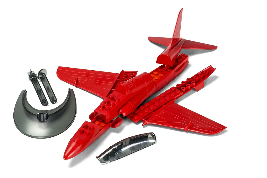 Airfix Quickbuild RAF Red Arrows Hawk  Plastic Model Kit - Red image 42787