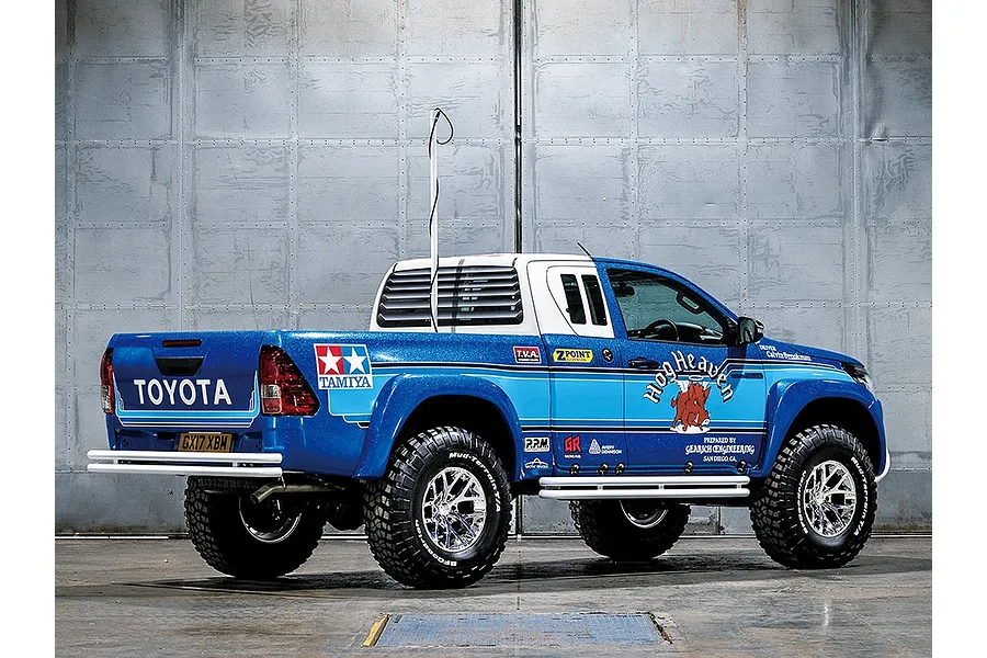 Tamiya CC-01 Toyota Hilux Extra Cab RC Rock Crawler Electric 4WD 1/10 Scale Kit image 43653