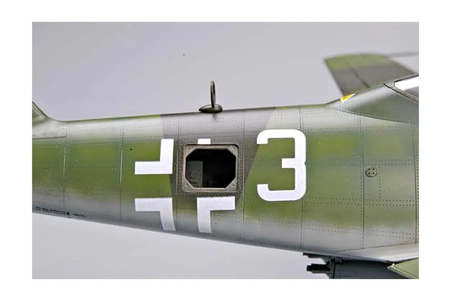Trumpeter 1/32 Messerschmitt Me 262 A-1a w/ R4M Rockets Fighter Jet Scaled Plastic Model Kit image 44066
