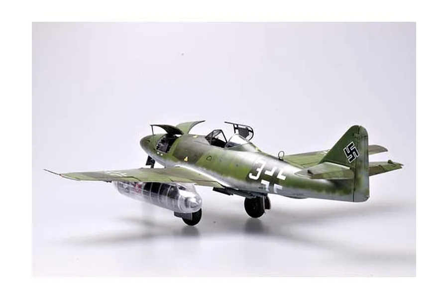 Trumpeter 1/32 Messerschmitt Me 262 A-1a w/ R4M Rockets Fighter Jet Scaled Plastic Model Kit image 44071