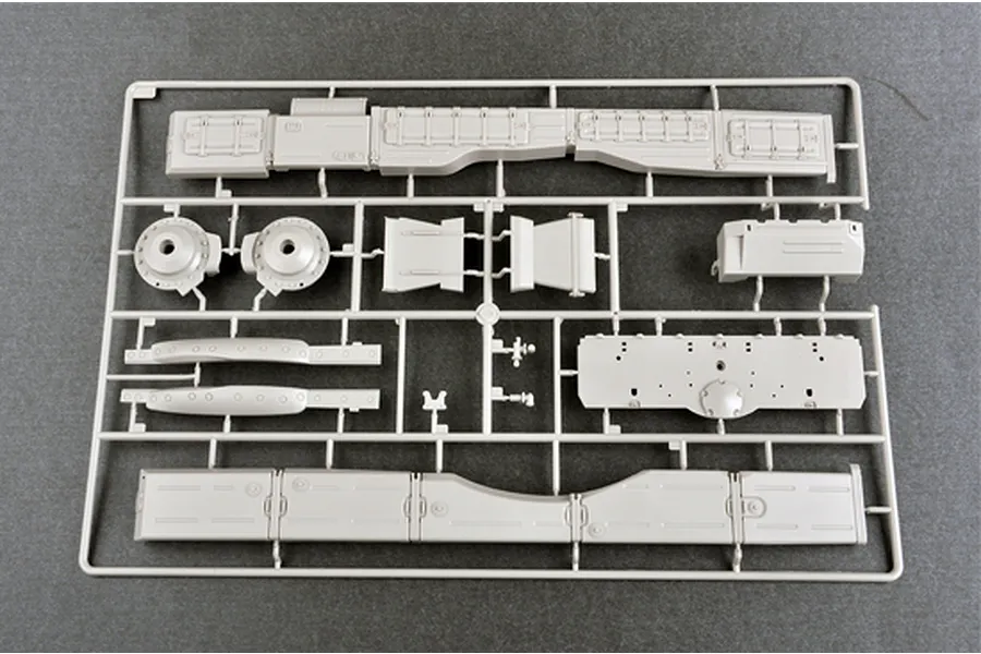 Trumpeter 1/16 Russian T-72B1 w/ Kontakt-1 Reactive Armor Main Battle Tank Scaled Plastic Model Kit image 44750
