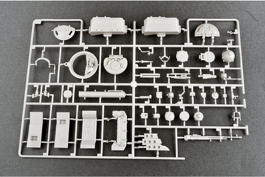 Trumpeter 1/16 Russian T-72B1 w/ Kontakt-1 Reactive Armor Main Battle Tank Scaled Plastic Model Kit image 44751