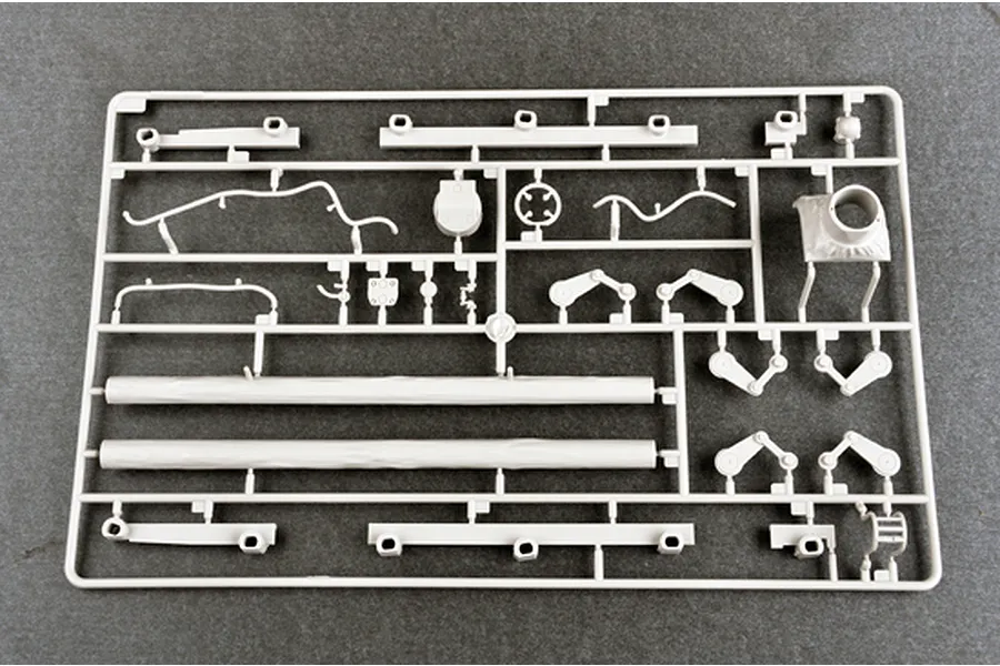 Trumpeter 1/16 Russian T-72B1 w/ Kontakt-1 Reactive Armor Main Battle Tank Scaled Plastic Model Kit image 44753