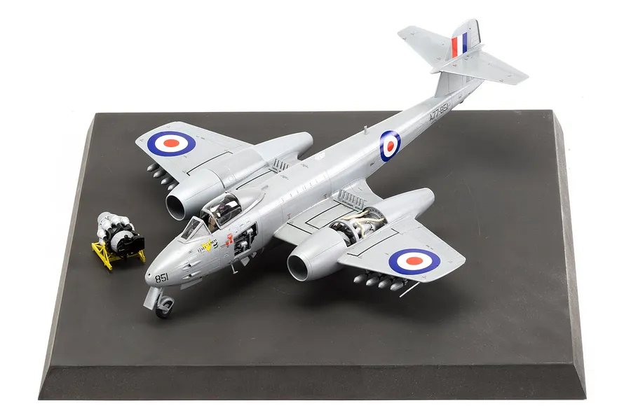 Airfix 1/48 Korean War Gloster Meteor F.8 Fighter Scaled Plastic Model Kit image 45631