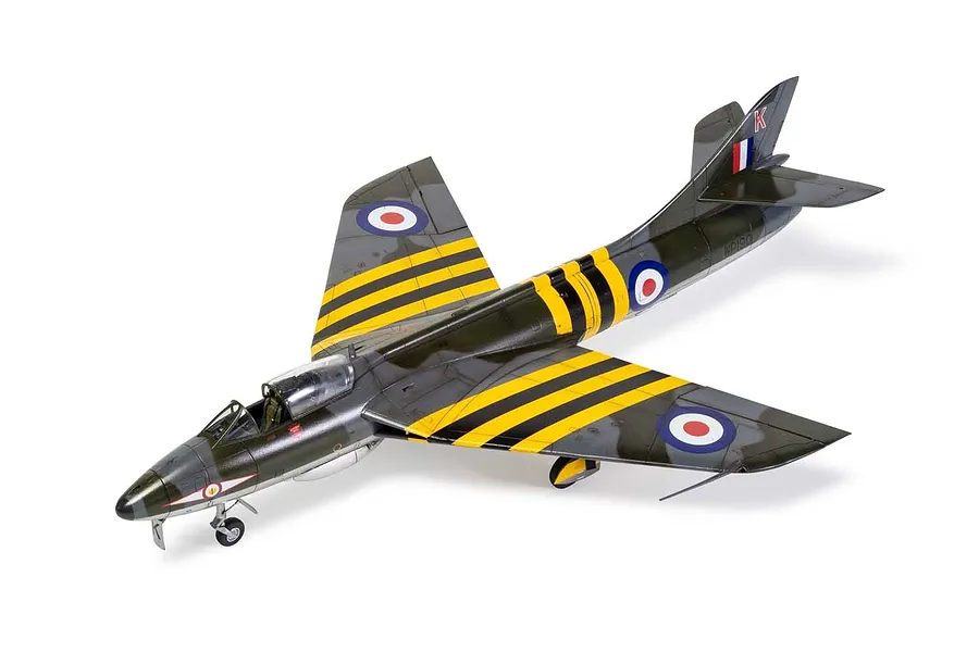 Airfix 1/48 Hawker Hunter F.4 Fighter Scaled Plastic Model Kit image 45709