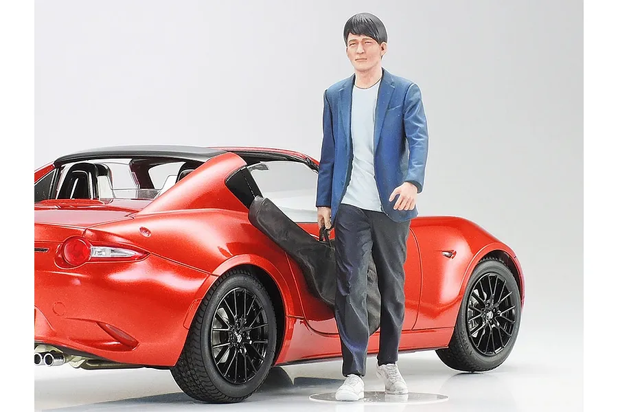 Tamiya 1/24 Campus Friends Set II Scaled Plastic Model Kit image 47498