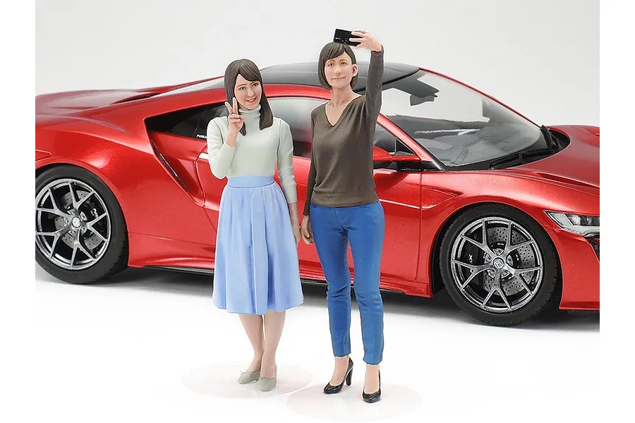 Tamiya 1/24 Campus Friends Set II Scaled Plastic Model Kit image 47499