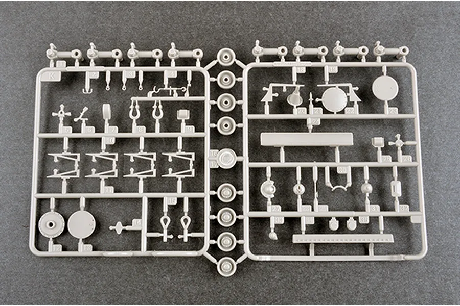 Trumpeter 1/35 Soviet SMK Heavy Tank Scaled Plastic Model Kit image 49569