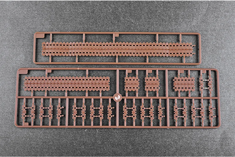 Trumpeter 1/35 Soviet SMK Heavy Tank Scaled Plastic Model Kit image 49570