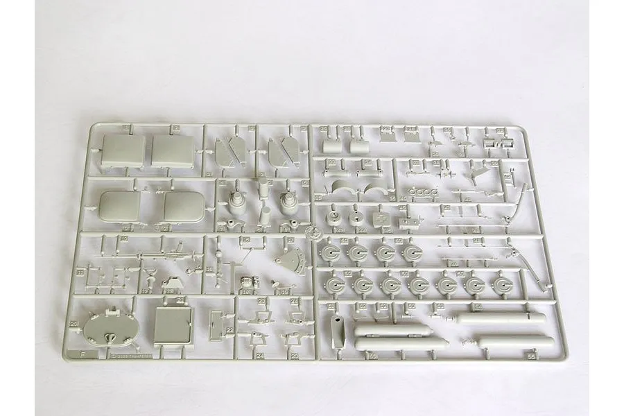 Trumpeter 1/16 1944 T-34/85 Type 147 Factory Medium Tank Scaled Plastic Model Kit image 49993