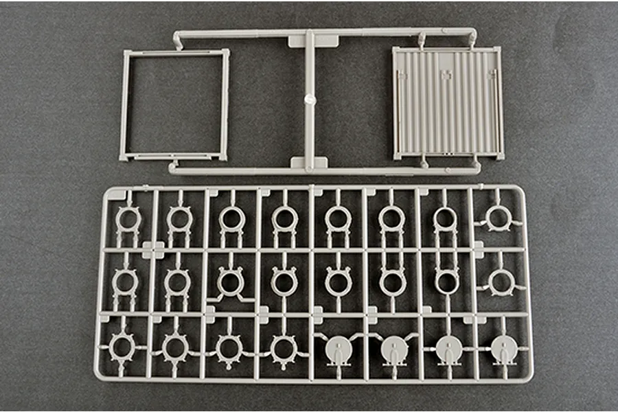 Trumpeter 1:35 3M-54 Club-K 40-Foot Container Missile Launch System Scaled Plastic Model Kit image 50024