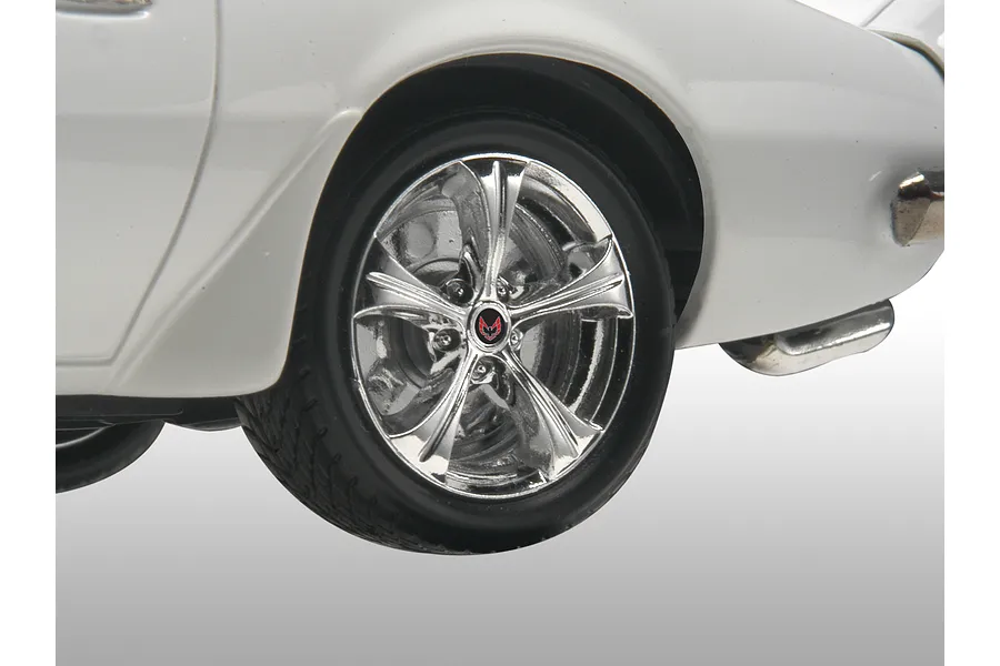 Revell 1/24 1970 Pontiac Firebird Scaled Plastic Model Kit image 50476