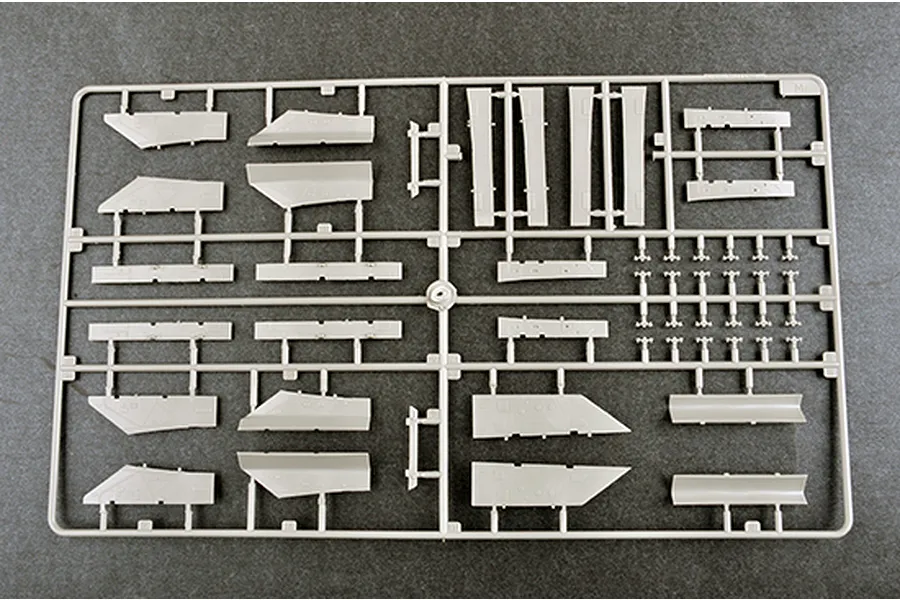 Trumpeter 1/32 USAF F-100C Super Sabre Fighter Jet Scaled Plastic Model Kit image 52779
