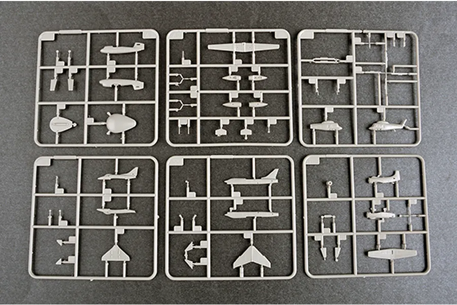 Trumpeter 1/350 USS Intrepid CV-11 Aircraft Carrier Scaled Plastic Model Kit image 52798