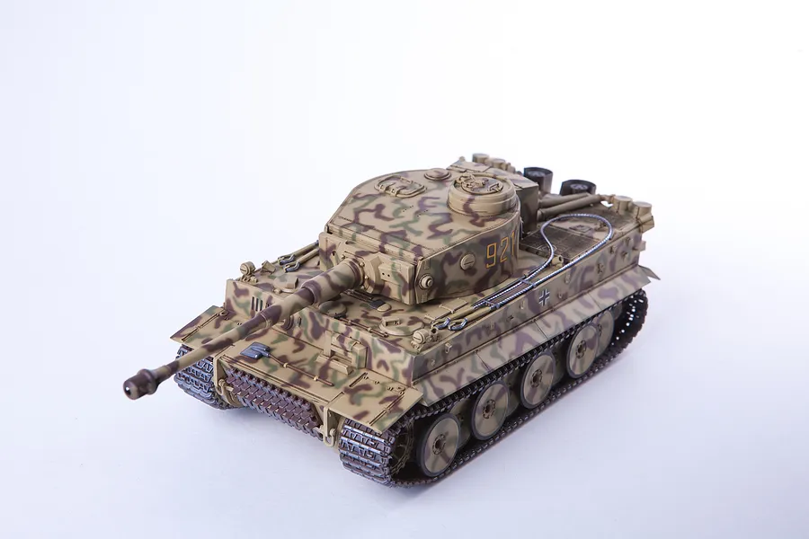 Academy 1/35 German Tiger-I &amp;quot;Operation Citadel&amp;quot; (Early Version) Tank Scaled Plastic Model Kit image 54466