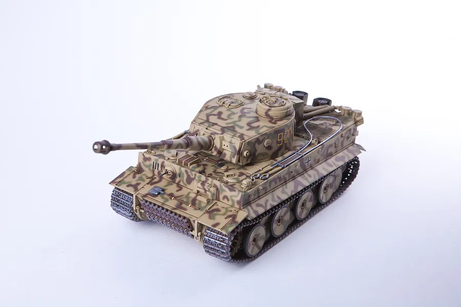 Academy 1/35 German Tiger-I &amp;quot;Operation Citadel&amp;quot; (Early Version) Tank Scaled Plastic Model Kit image 54468