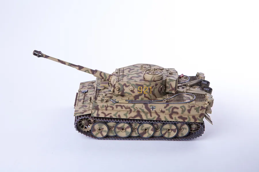 Academy 1/35 German Tiger-I &amp;quot;Operation Citadel&amp;quot; (Early Version) Tank Scaled Plastic Model Kit image 54469