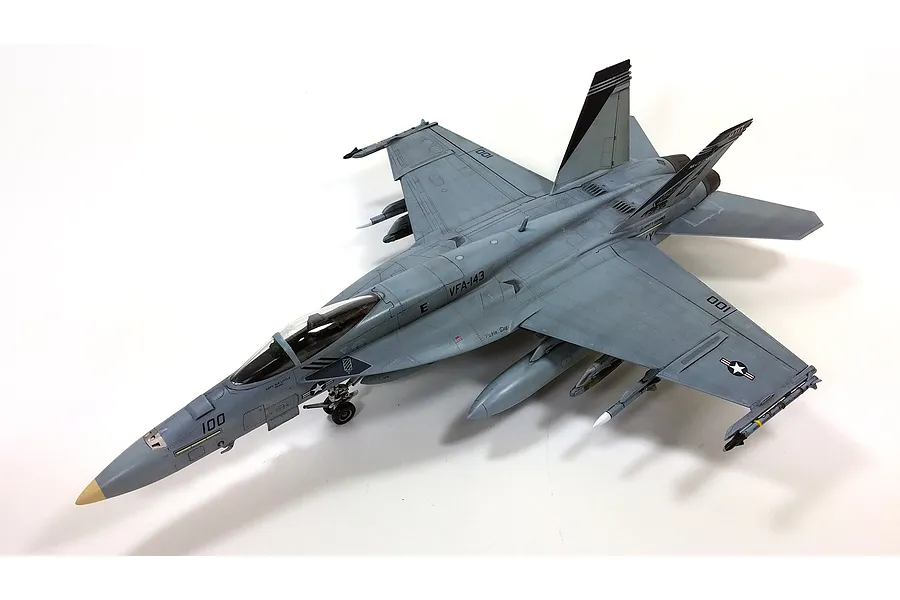 Academy 1/72 USN F/A-18E VFA-143 &amp;quot;Pukin Dogs&amp;quot; Super Hornet Scaled Plastic Model image 54972