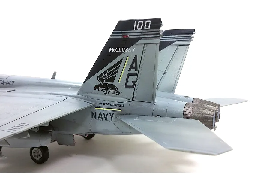 Academy 1/72 USN F/A-18E VFA-143 &amp;quot;Pukin Dogs&amp;quot; Super Hornet Scaled Plastic Model image 54980