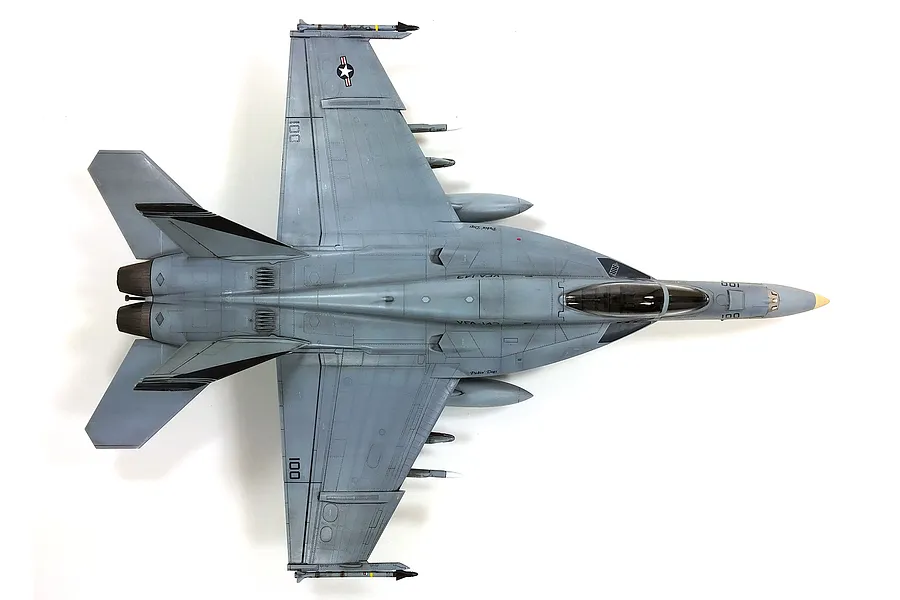Academy 1/72 USN F/A-18E VFA-143 &amp;quot;Pukin Dogs&amp;quot; Super Hornet Scaled Plastic Model image 54982