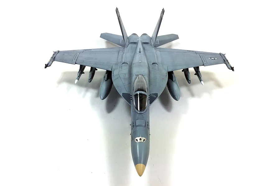 Academy 1/72 USN F/A-18E VFA-143 &amp;quot;Pukin Dogs&amp;quot; Super Hornet Scaled Plastic Model image 54985