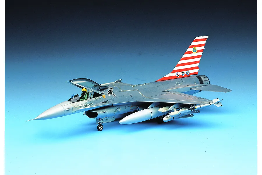 Academy 1/72 USAF F-16A Fightering Falcon Scaled Plastic Model Kit image 3