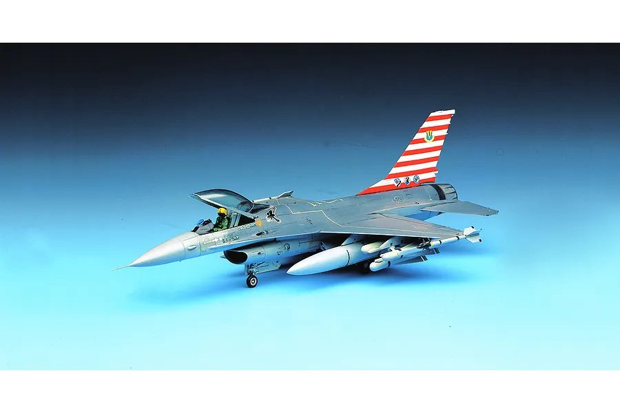 Academy 1/72 USAF F-16A Fightering Falcon Scaled Plastic Model Kit image 4