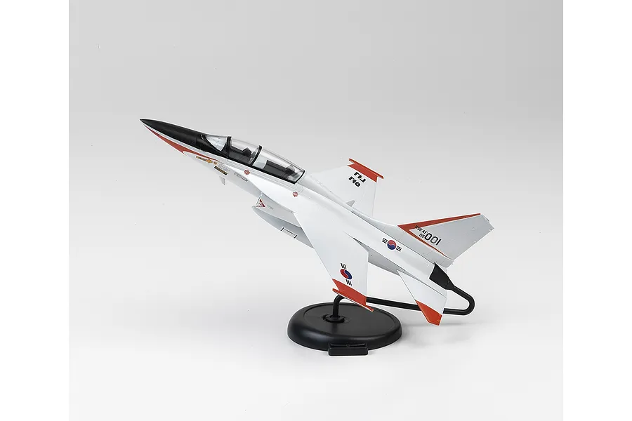 Academy 1/72 Rokaf T-50 Advanced Trainer PAK FA MCP Scaled Plastic Model Kit image 2
