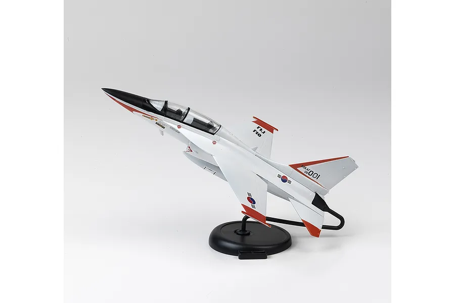 Academy 1/72 Rokaf T-50 Advanced Trainer PAK FA MCP Scaled Plastic Model Kit image 3
