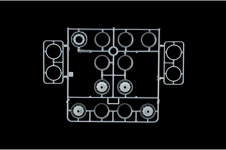 Italeri 1/24 Freightliner FLD 120 Special Scaled Plastic Model Kit image 59091