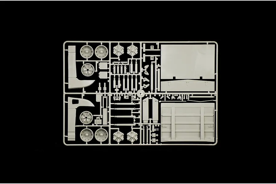 Italeri 1/24 Volvo F16 Globetrotter Canvas Truck With Elevator Scaled Plastic Model Kit image 59222